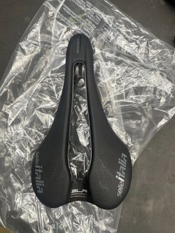 sedlo SELLE ITALIA SLR Boost Superflow Carbon - 128g