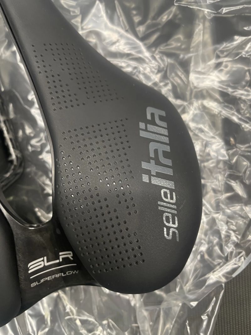 sedlo SELLE ITALIA SLR Boost Superflow Carbon - 128g