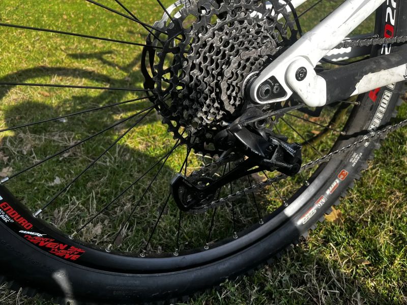 Canyon Neuron Young Hero, XS