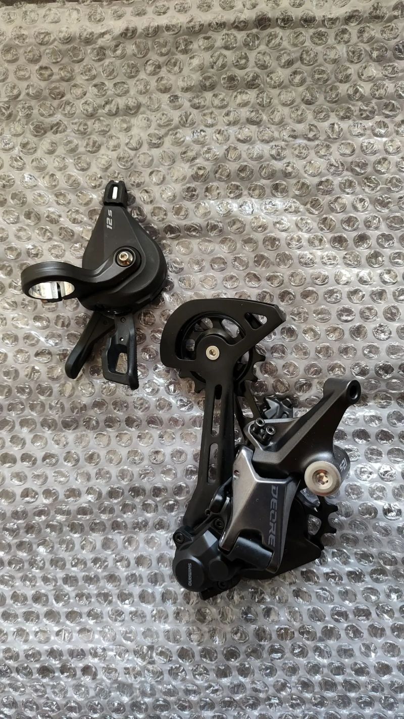 Přehazovačka a řazení 12sp Shimano Deore