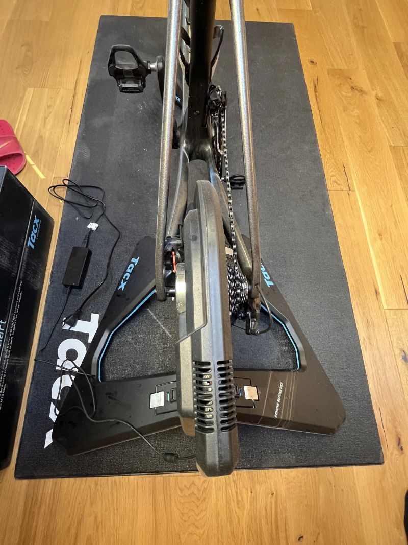 Tacx neo 2T- používaný jednu zimu 