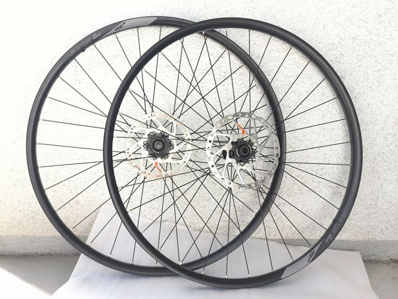 Zapletená kola Ryde Rival30 32H 622x30C, náboje Shimano