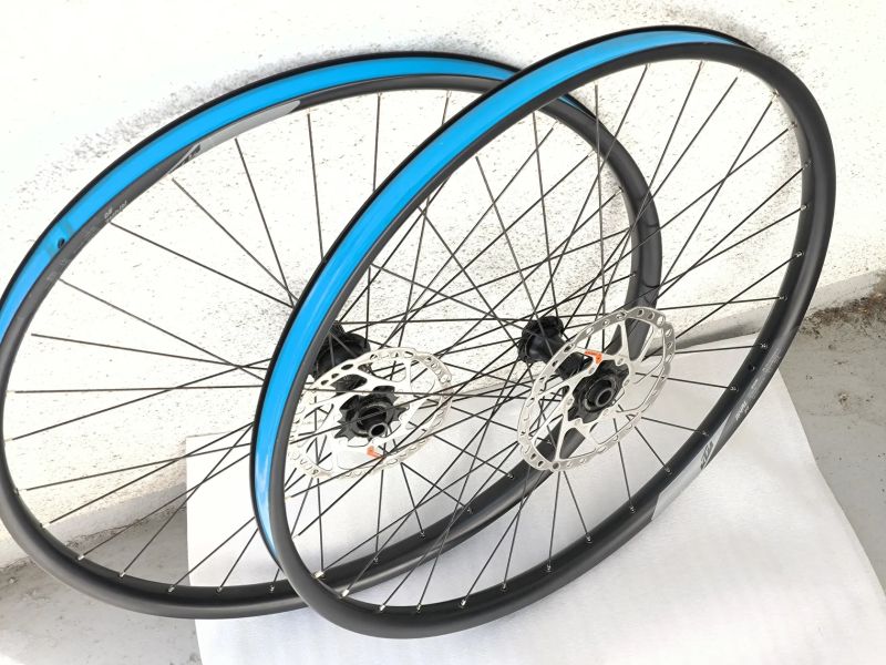 Zapletená kola Ryde Rival30 32H 622x30C, náboje Shimano