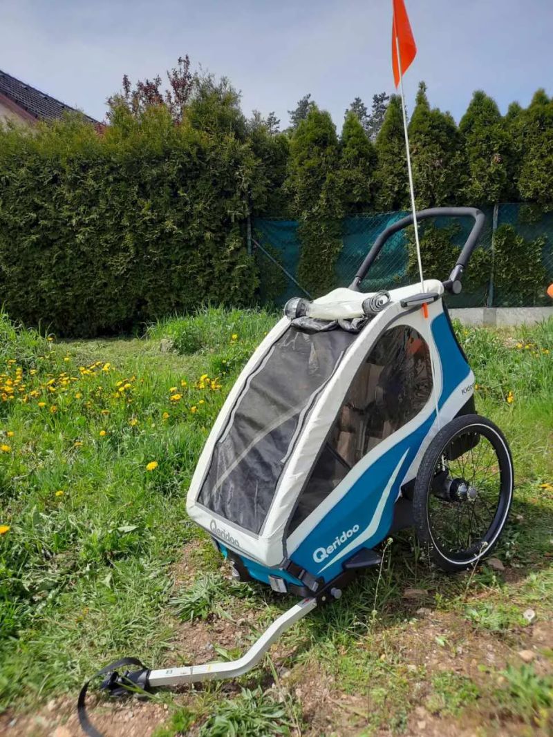 Prodám německý odpružený vozík za kolo / sportovní kočárek Qeridoo Kidgoo 1
