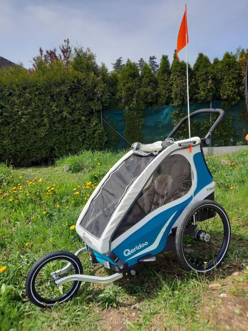Prodám německý odpružený vozík za kolo / sportovní kočárek Qeridoo Kidgoo 1