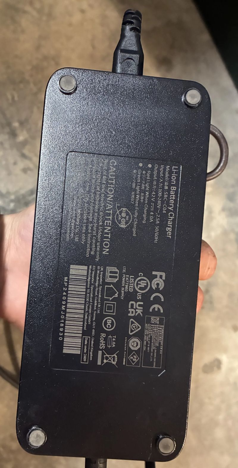 4A nabíječka pro elektrokola Specialized s baterií typu M2, M3, U2. 