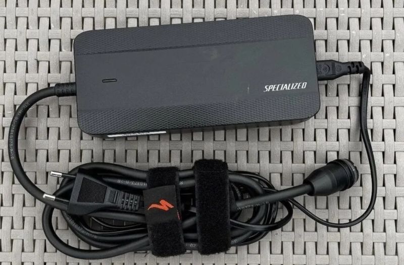 4A nabíječka pro elektrokola Specialized s baterií typu M2, M3, U2. 