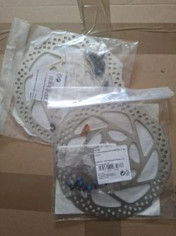 2x Shimano SM RT56, 160MM, 6děr