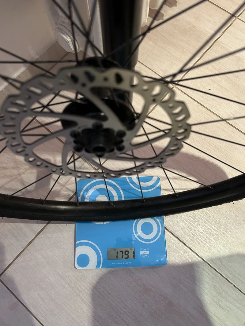 Nová gravel kola Giant SX2 sundaná z Giant Revolt 1 2025