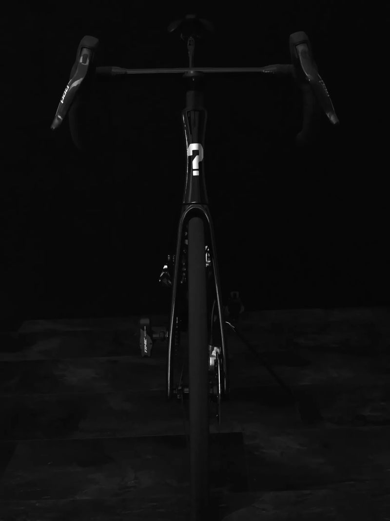 Nové silniční kolo QM. R10 SRAM Red D1powermeter