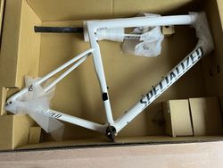 Prodám rámovou sadu Specialized Tarmac SL8 vel. 58, MY2025