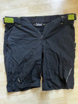 Balík oblečení- kraťasy a dresy