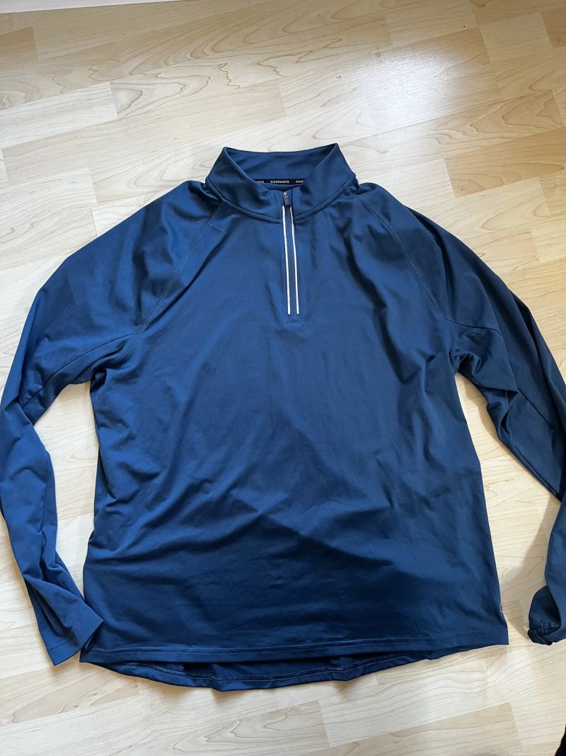 Balík oblečení- kraťasy a dresy