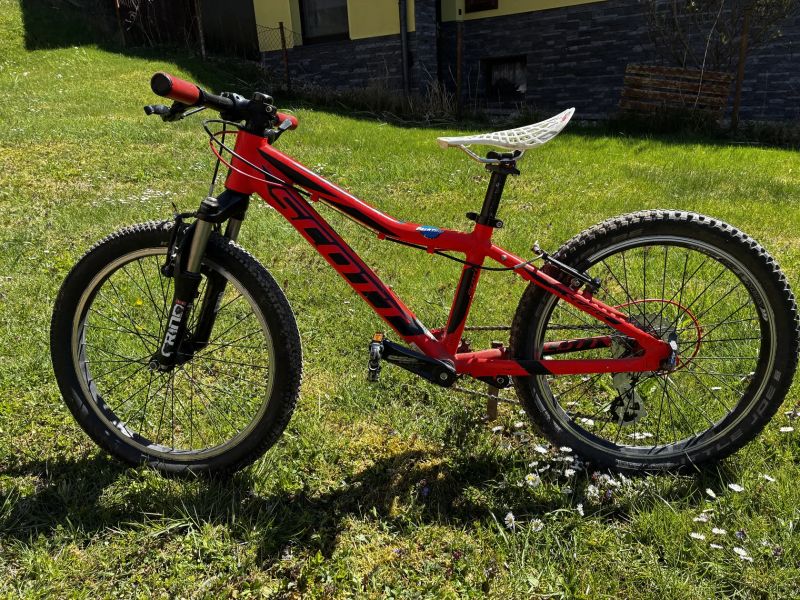 20" kolo Scott se vzduchovou vidlicí