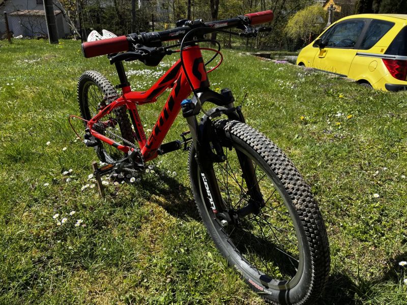 20" kolo Scott se vzduchovou vidlicí