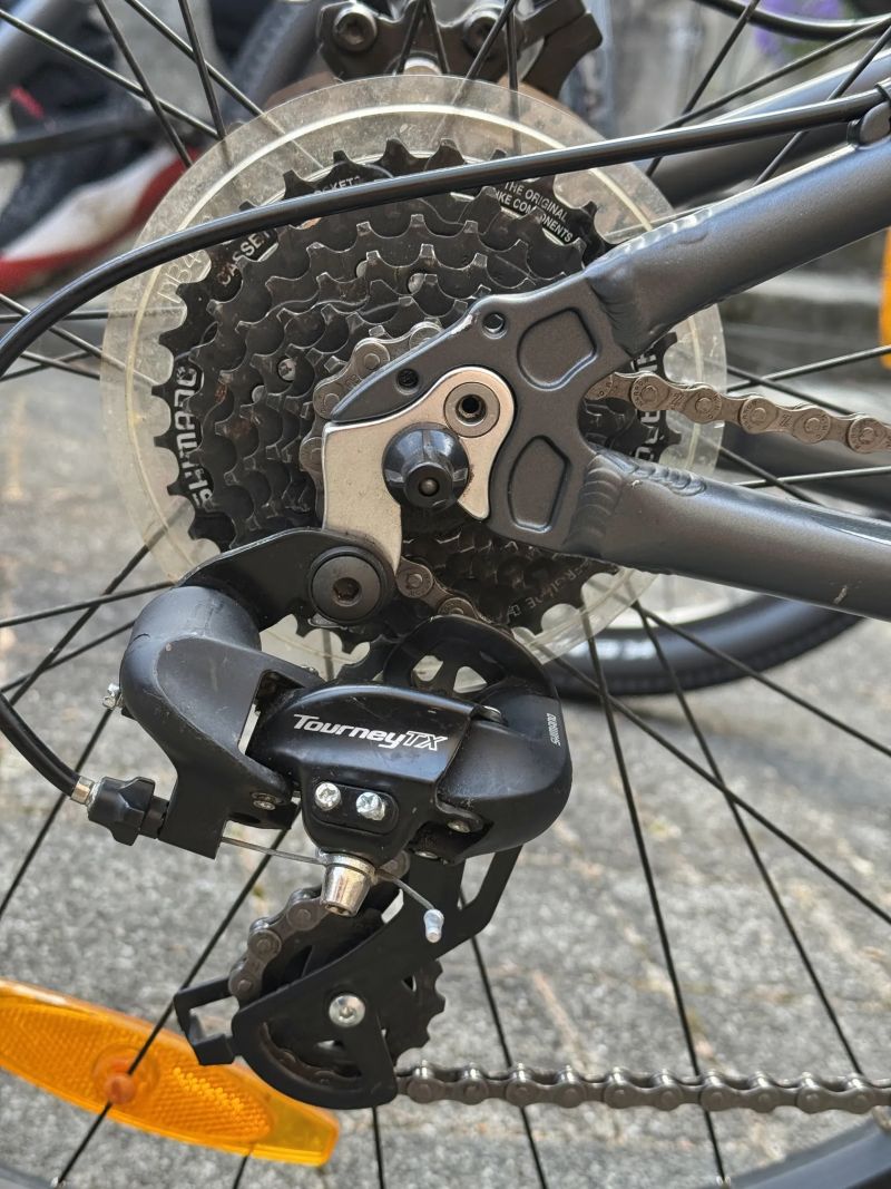 Growbike 26 pro 10-12 let (dvě stejná juniorská kola ve skvělém stavu, téměř neježděná)