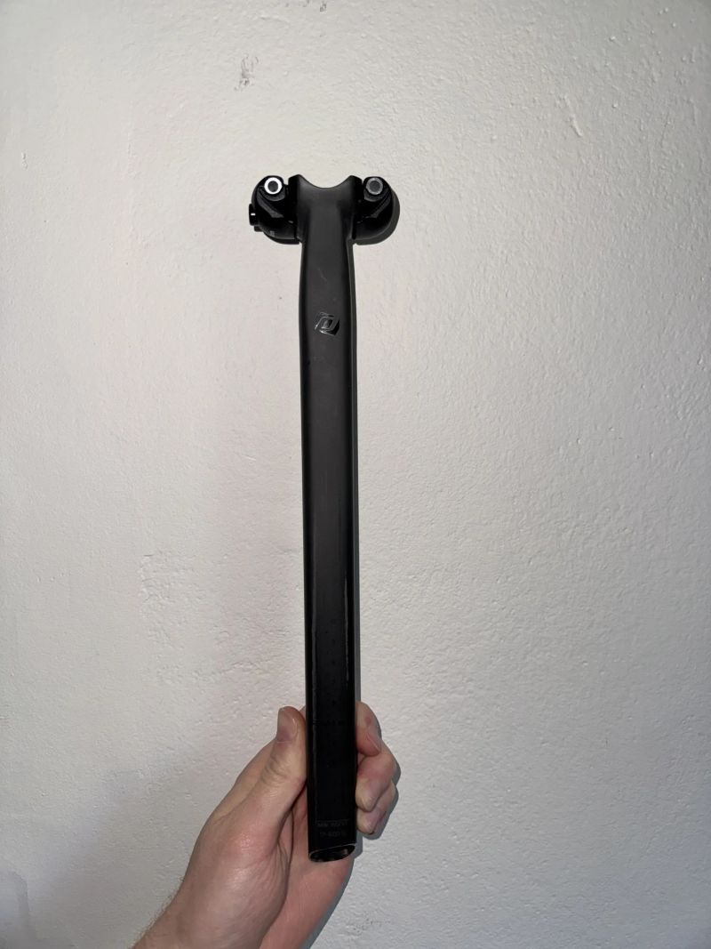 Syncros SP-R100 SL 0mm karbonová sedlovka