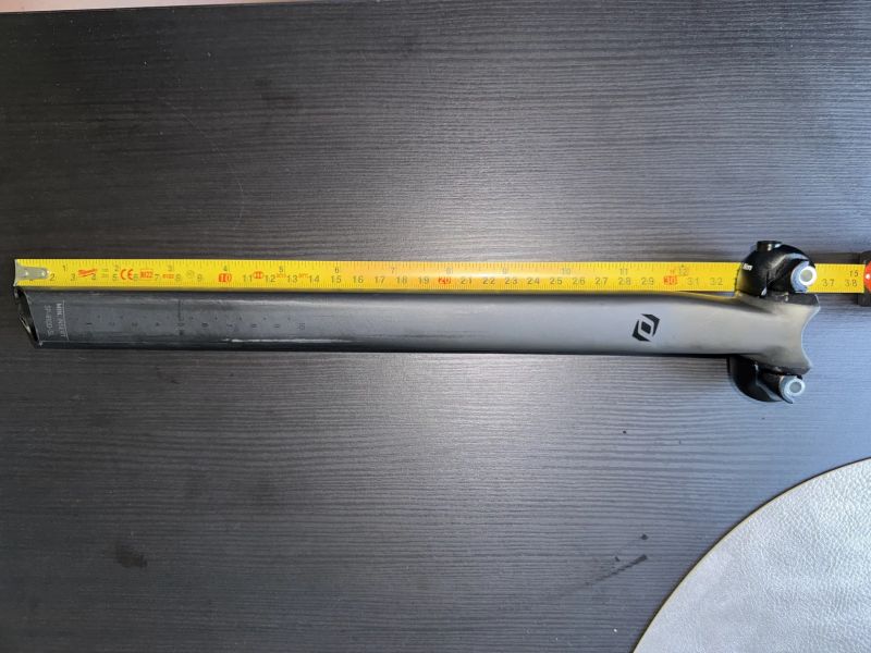 Syncros SP-R100 SL 0mm karbonová sedlovka