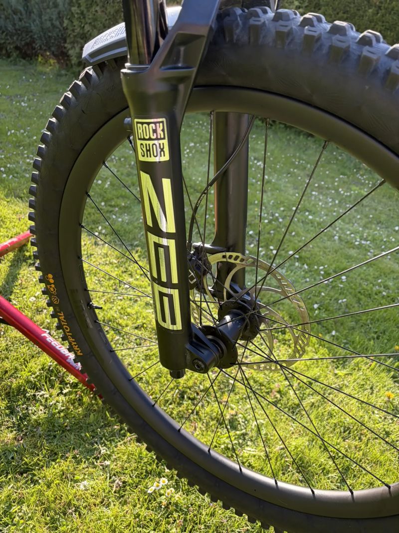 "custom" Trek Slash 6. generace 9.8 GX AXS T-Type