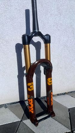 *LIMITKA* Root Beer Fox Factory Grip 2 160mm + blatníček