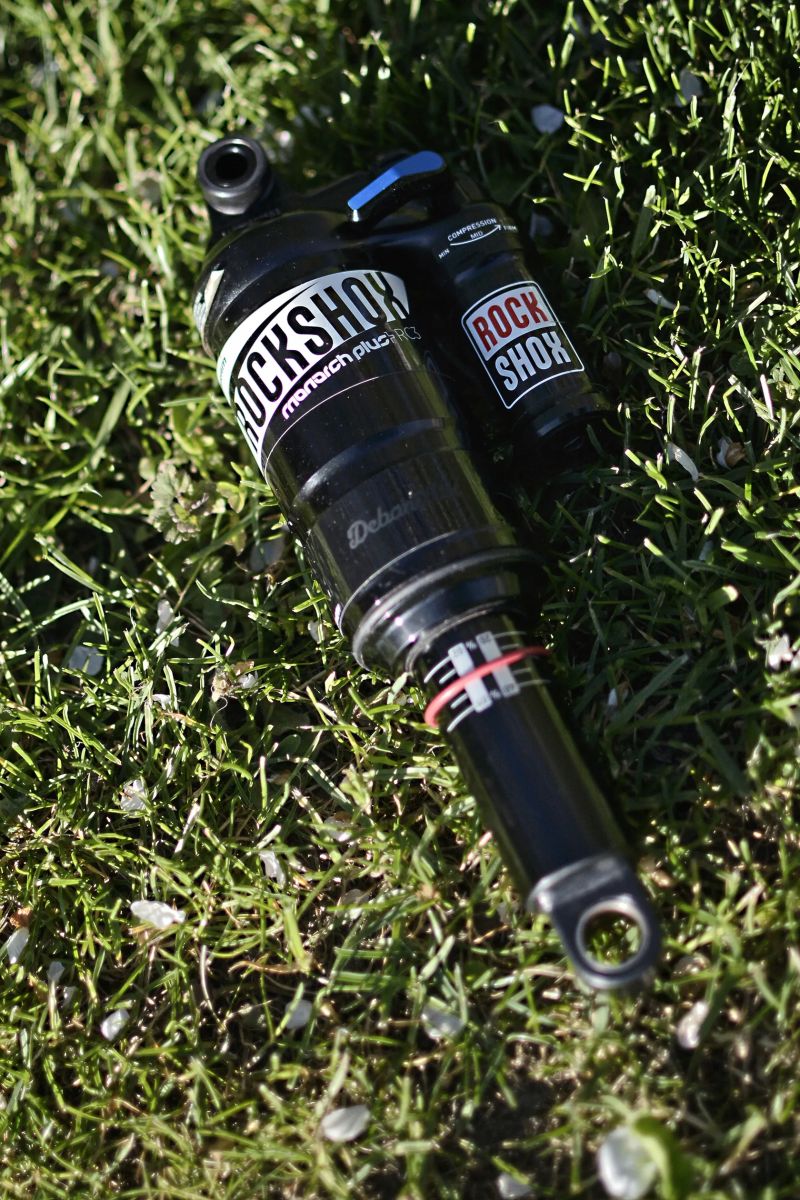 RockShox Monarch Plus RC3 DebonAir, Tune-midreb/midcomp (provedení: 216 / 63,5 mm)