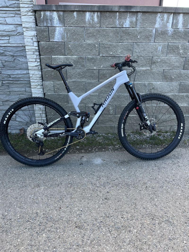 Radon Slide trail 9.0 karbon 