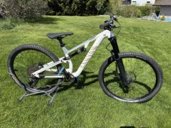 Canyon Neuron Young Hero, vel. XS