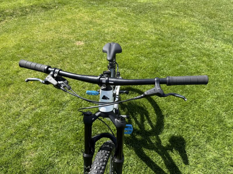 Canyon Neuron Young Hero, vel. XS