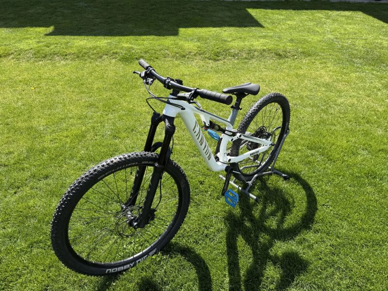 Canyon Neuron Young Hero, vel. XS