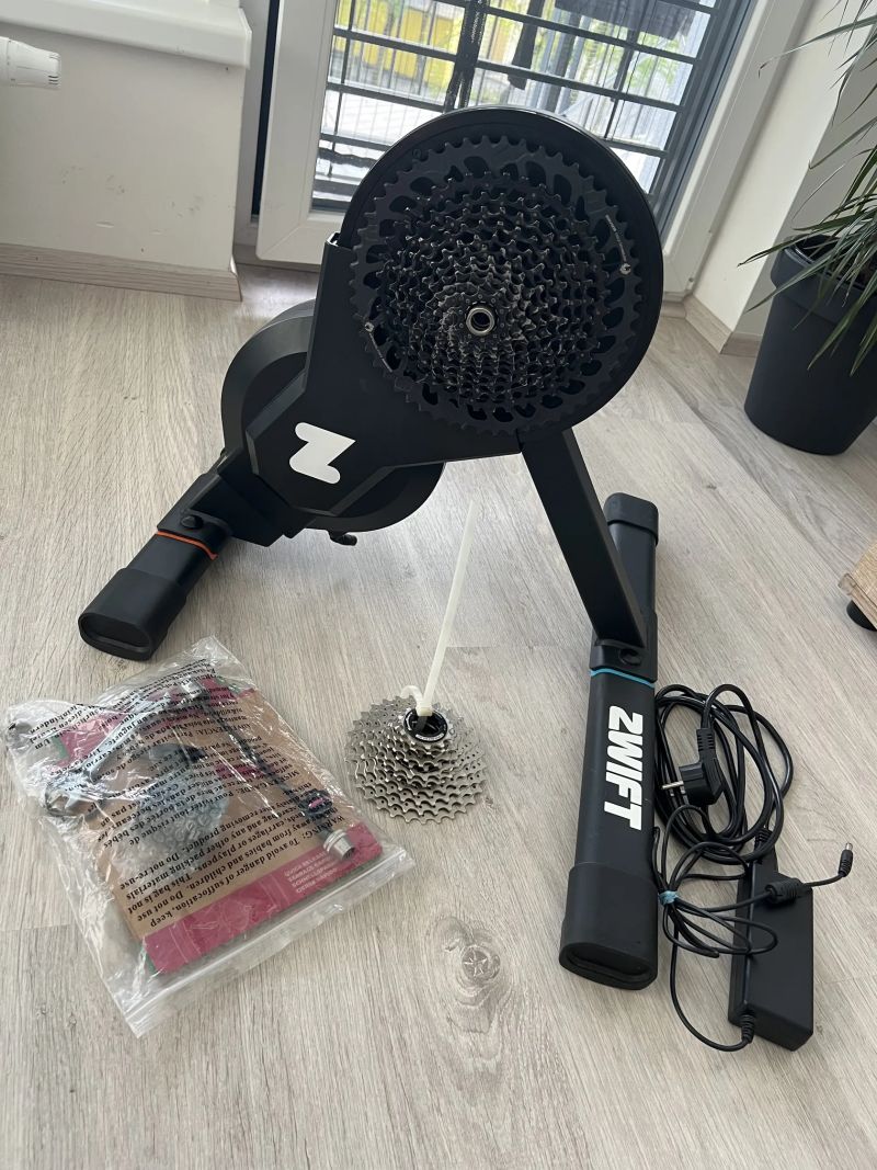 Zwift hub cyklistický trenažér 