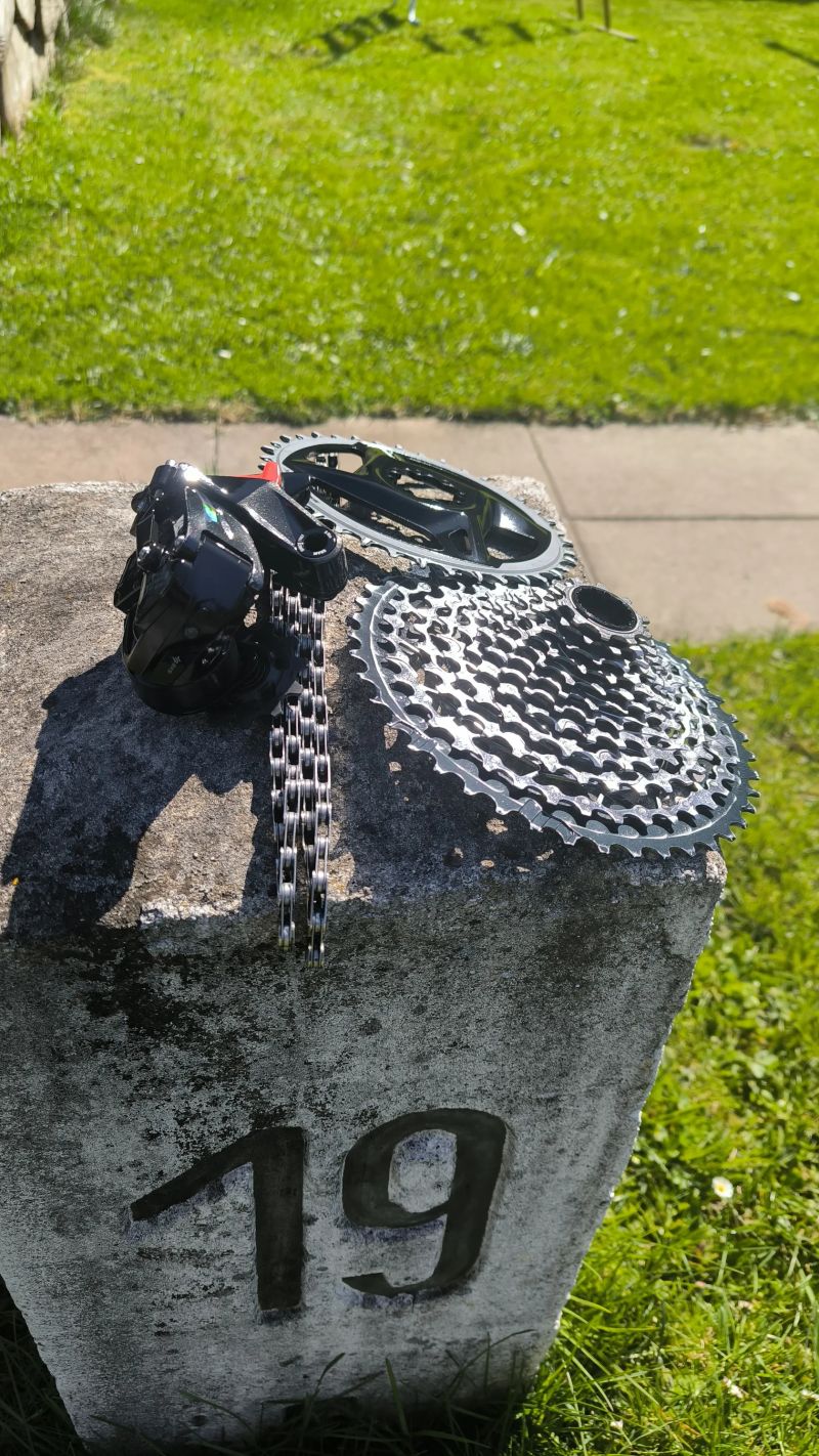 gravelová sada Sram Force XPLR 12 AXS.