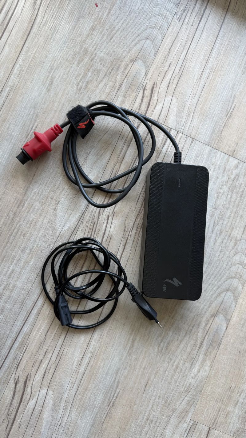 Nabijecka Specialized Turbo Levo / Kenevo SL