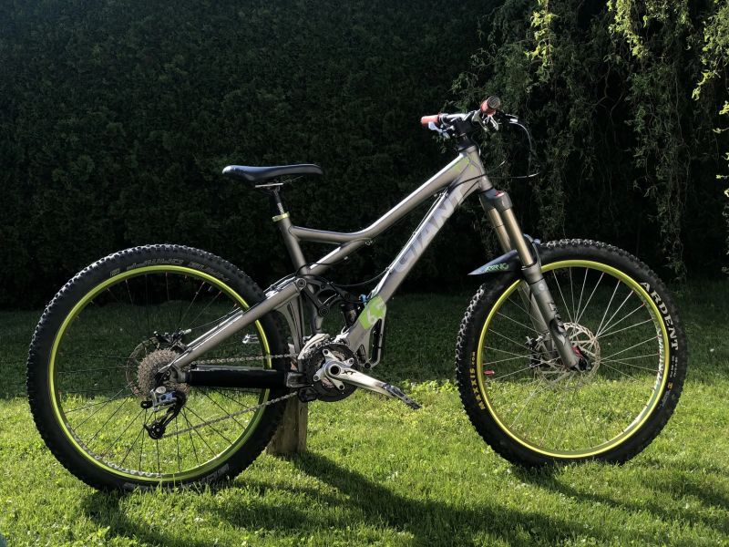 Celoodpružené kolo GIANT M, 26’