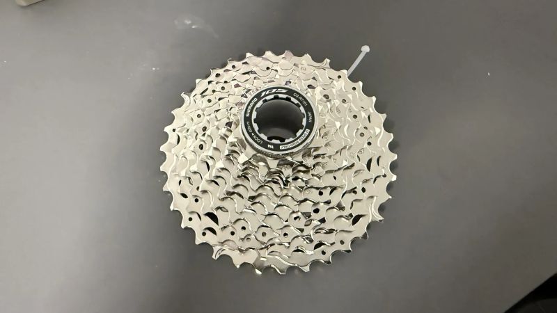 Kazeta silniční Shimano 105, CS-R7101 - 12s 11-34 s řetězem 105 114 článků