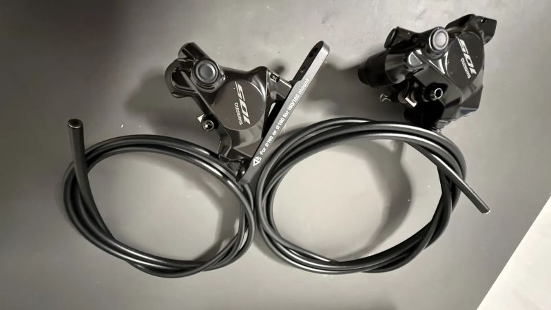 Shimano 105 brzdy, včetně hadiče a destiček