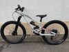 Cube stereo 240 pro, Scott Roxter a speedster 24,Commencal Meta 24, Ramones 24, Clash 24