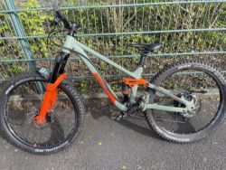 Cube stereo 240 pro, Scott Roxter a speedster 24,Commencal Meta 24, Ramones 24, Clash 24