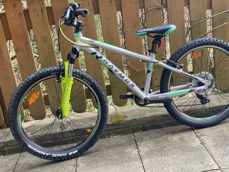 Cube stereo 240 pro, Scott Roxter a speedster 24,Commencal Meta 24, Ramones 24, Clash 24