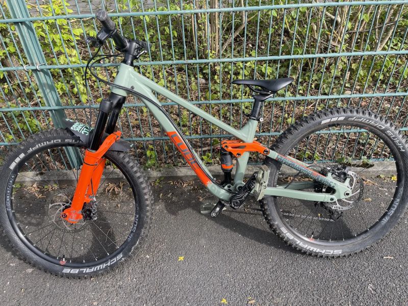 Cube stereo 240 pro, Scott Roxter a speedster 24,Commencal Meta 24, Ramones 24, Clash 24