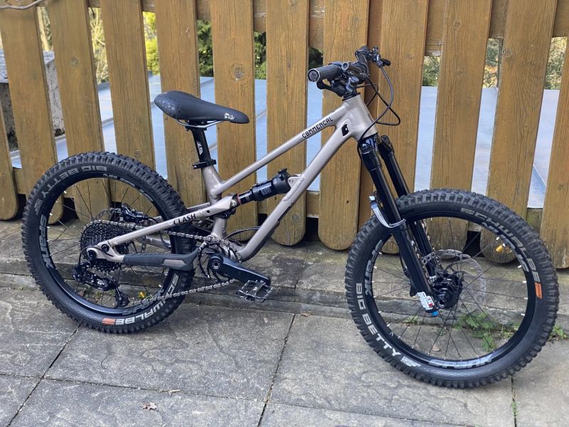 Commencal Clash 20, Norco Fluid 20, Naloo Mountain jack 20, Scott Scale RC 200 dětské celopéro