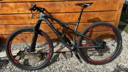  Prodám horské kolo Specialized Epic Expert Carbon modelový rok 2020. Velikost M. Velice dobrý stav,