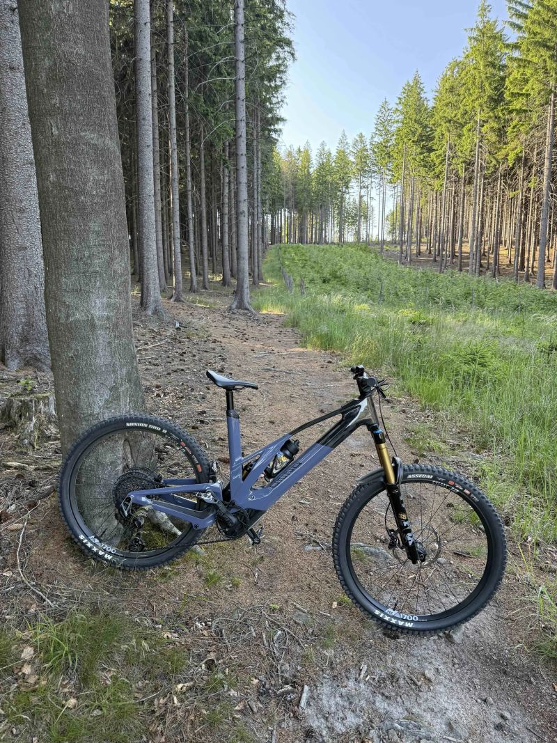 UNNO MITH race S2 (BOSCH) 2025