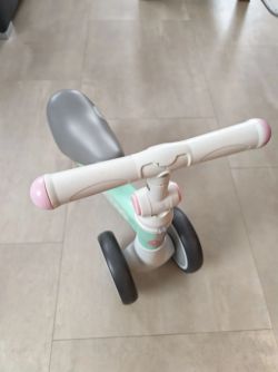 tříkolka Cariboo Friends (mátové se zajíčkem)