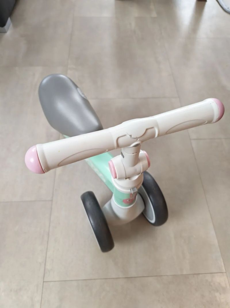 tříkolka Cariboo Friends (mátové se zajíčkem)