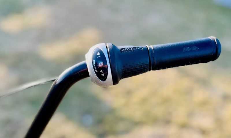 Cruiser kolo Electra Straight 8 8i Disc v barvě Satin Black