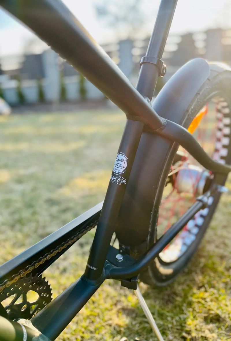 Cruiser kolo Electra Straight 8 8i Disc v barvě Satin Black