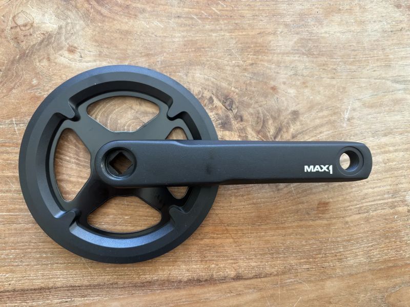 Pravá lika MAX1 Kids 32z 160 mm černá s krytem