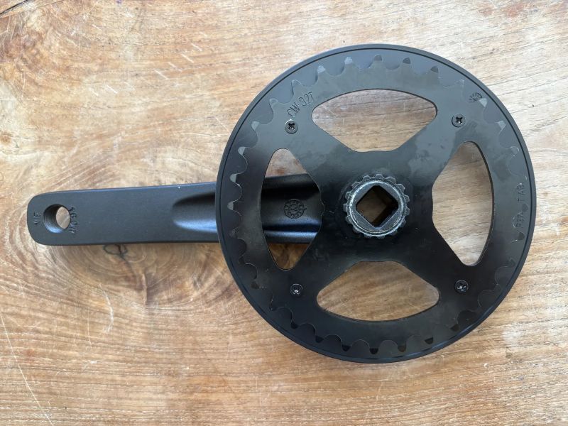 Pravá lika MAX1 Kids 32z 160 mm černá s krytem