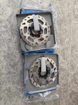 2x Kotouč Shimano SM-RT70 140 mm 