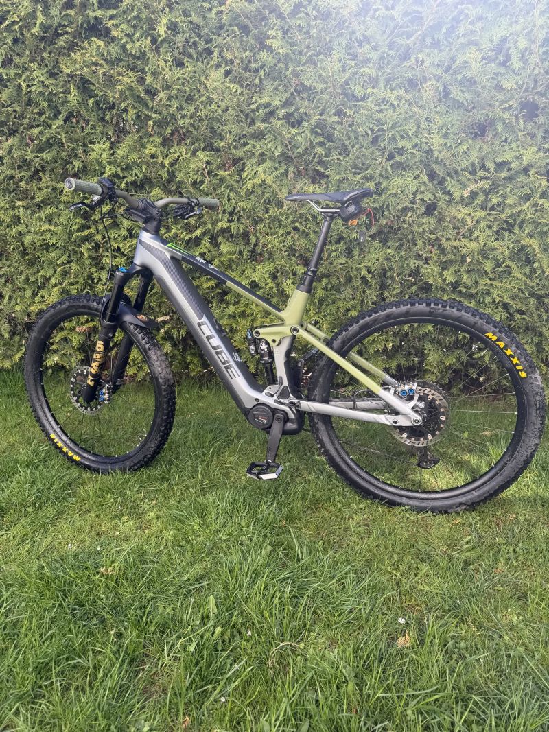 Cube stereo hybrid 140